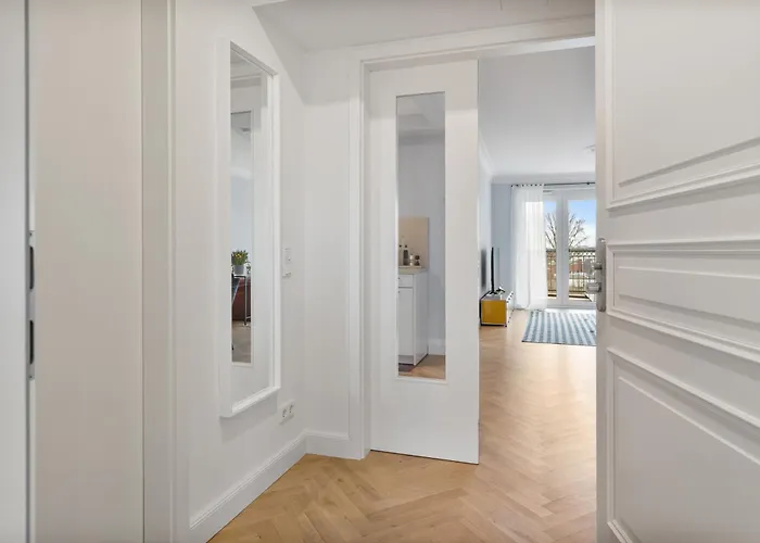 Lejlighed Cls Business Zentral, Tiefgarage, Balkon, 65 Qm *