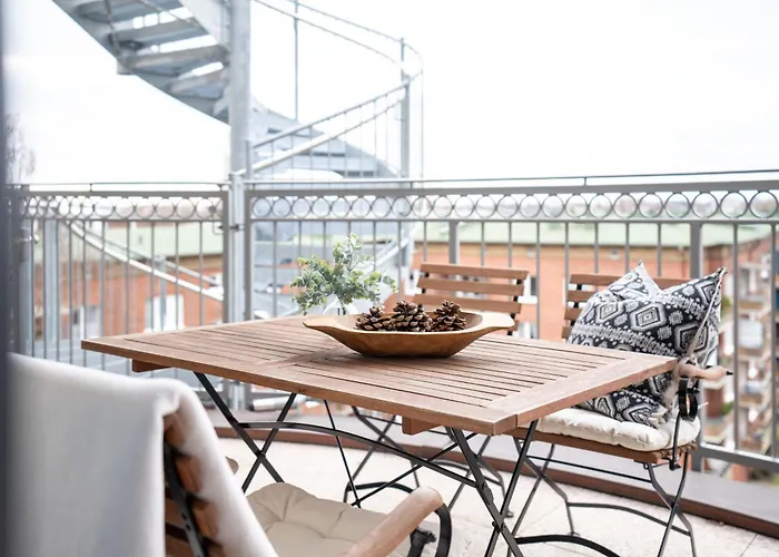 Lejlighed Cls Business Zentral, Tiefgarage, Balkon, 65 Qm *